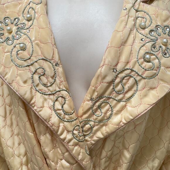 Vintage 1940s Princess Quilted Peach Satin Robe Corded Embroidered Lapel & Belt - Picture 5 of 16